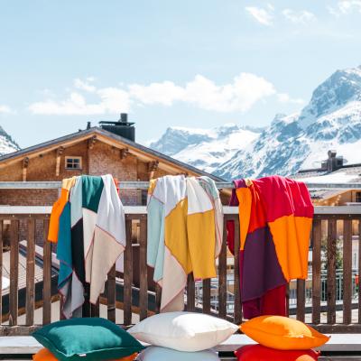 Vi Cotton Decke Shades of red